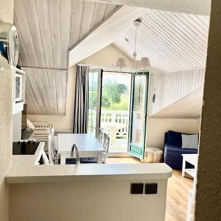 Vue Piscine Et Golf Апартаменты